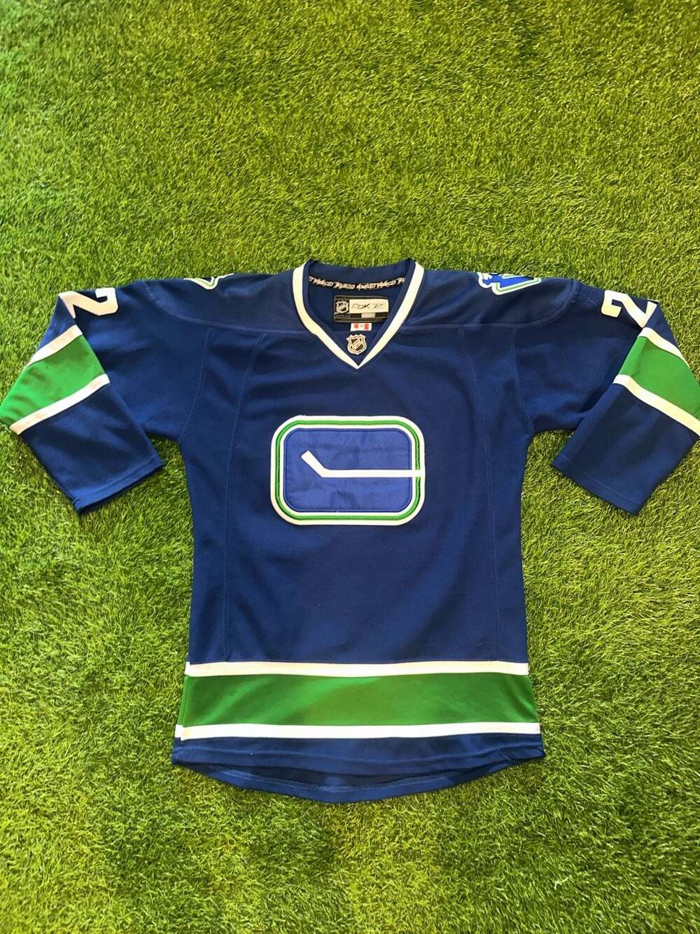 Reebok CCM Vancouver Canucks D. Sedin #22 NHL Hockey Jersey Size 48